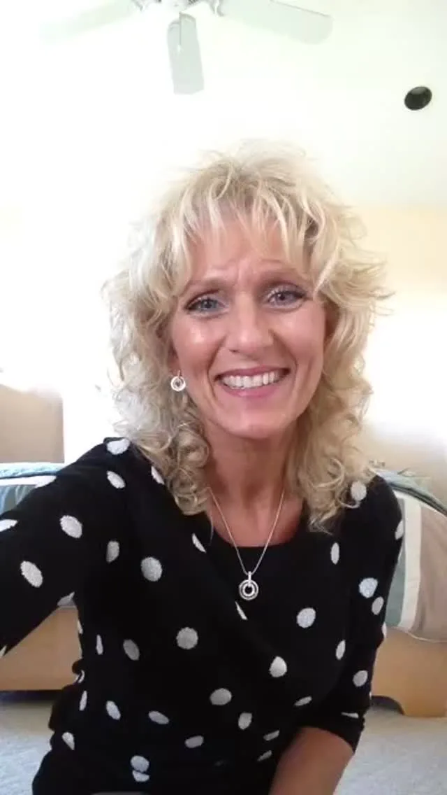 Hot Busty Cougar Malusha Solo